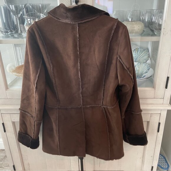ALFANI PRE-OWNED BROWN PLUSH COAT JACKET SIZE M